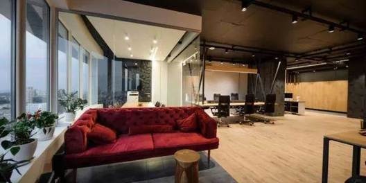 ул. Кловский спуск 7 Паркинг Личный Паркинг на улице, Телекомуникации Безпроводной Интернет